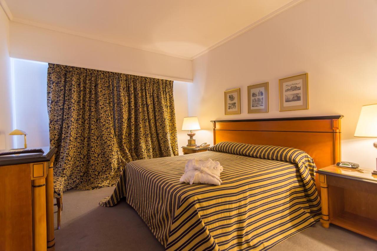Hotel Libertador ตันดิล ภายนอก รูปภาพ