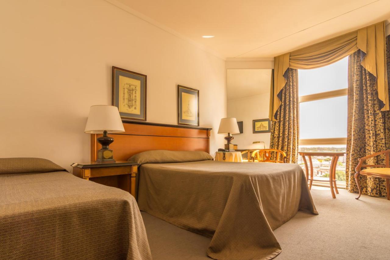 Hotel Libertador ตันดิล ภายนอก รูปภาพ
