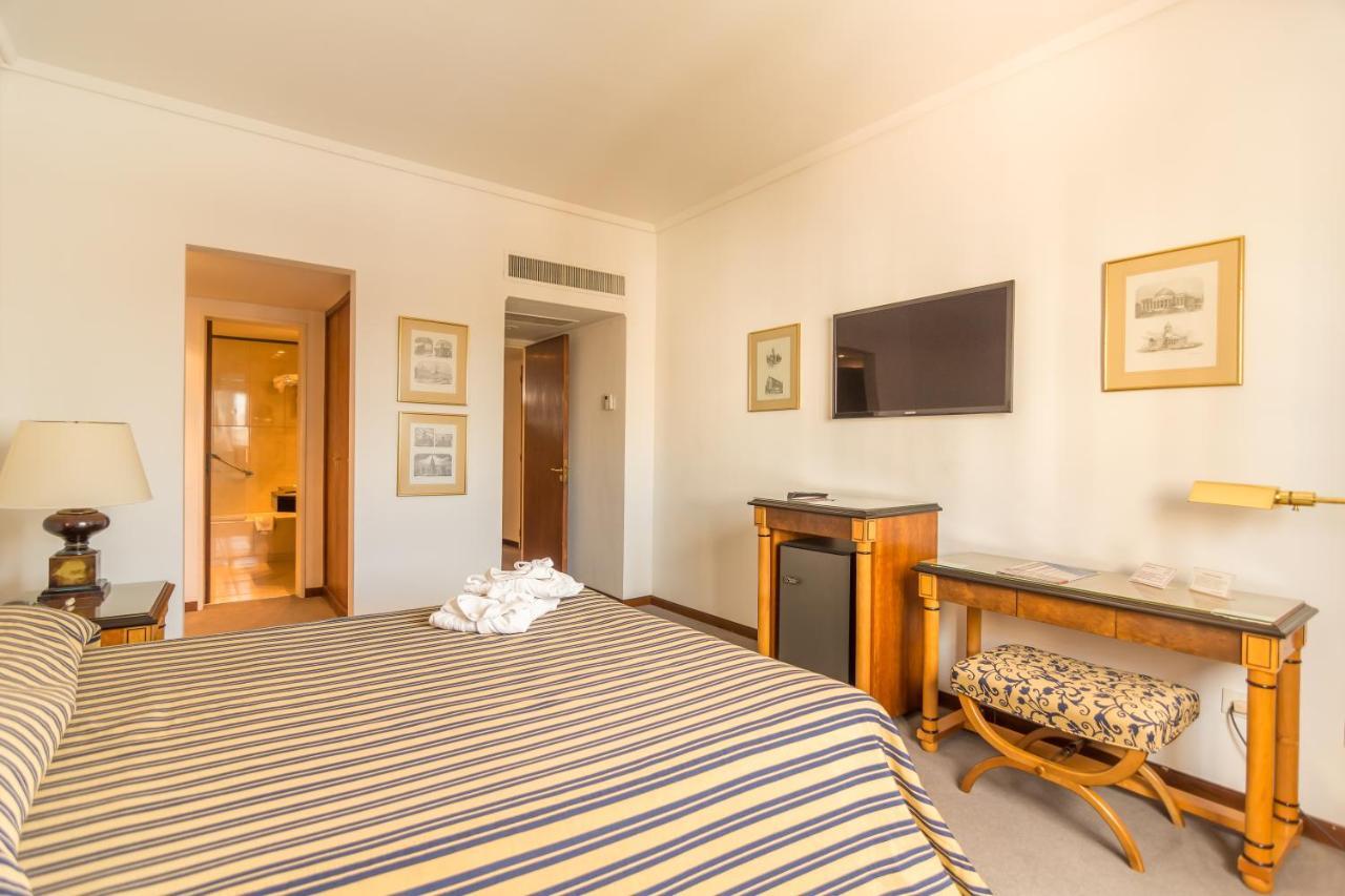 Hotel Libertador ตันดิล ภายนอก รูปภาพ