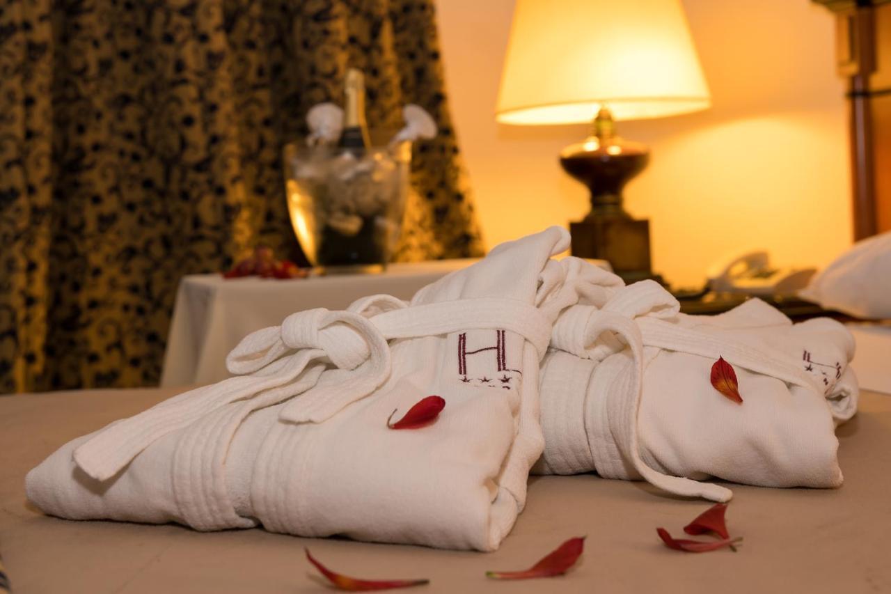 Hotel Libertador ตันดิล ภายนอก รูปภาพ